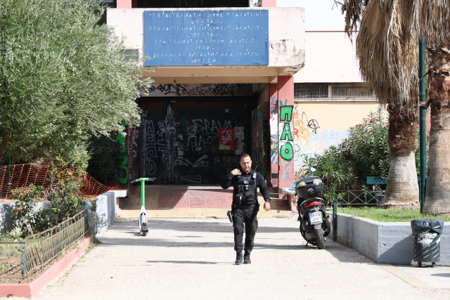 Μάθημα με τηλεκπαίδευση για 4.000 μαθητές στην Γκράβα, το μυστήριο με την οσμή αερίου και τα ερωτήματα για την ασφάλεια