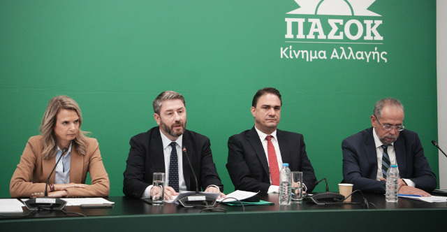 Το ΠΑΣΟΚ παρουσίασε την πρότασή του για το ιδιωτικό χρέος: «Η διόγκωση του προβλήματος ήταν πολιτική επιλογή», λέει ο Ανδρουλάκης