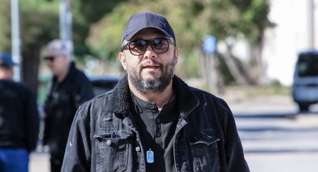 Μου πρόσφεραν χρήματα για να σταματήσω να ασχολούμαι και μου είπαν να προσέχω, κατέθεσε ο Ρούτσι στη δίκη για τα Τέμπη