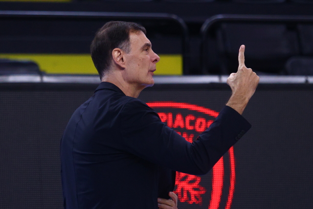 Έγραψε ιστορία ο Γιώργος Μπαρτζώκας: Έφτασε στις 300 νίκες στη Stoiximan GBL | Επικαιρότητα στο LivePress.gr