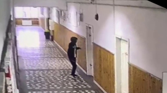 Μαθητής 13 ετών μαχαίρωσε καθηγήτρια και έναν συμμαθητή του σε σχολείο της Ρουμανίας | Επικαιρότητα στο LivePress.gr