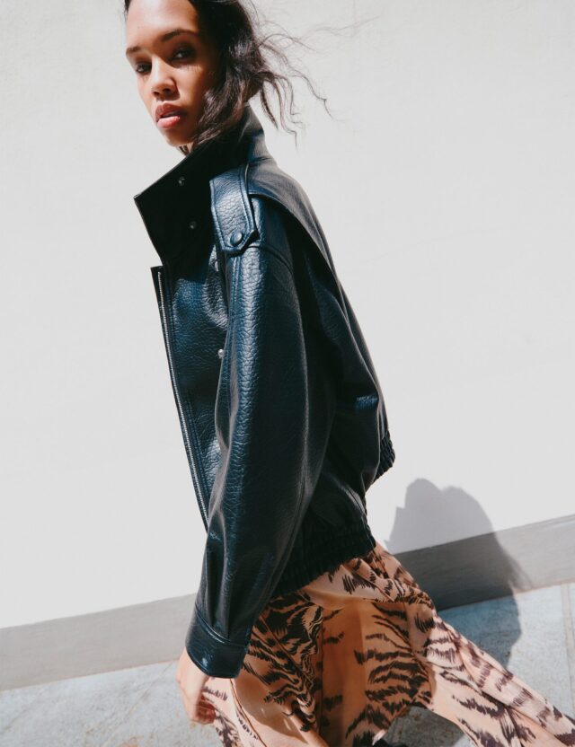 Το jacket είναι το νέο statement piece: Οι τάσεις που θα βλέπουμε παντού φέτος | Επικαιρότητα στο LivePress.gr