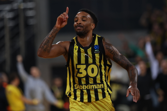 Ασταμάτητος στο Euro Cup ο Άρης, διέλυσε 110-79 τη Ρόστοκ στη Γερμανία, βίντεο