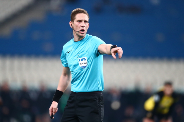 Europa League: Ο Έσκας θα σφυρίξει τον αγώνα του Ολυμπιακού με τη Σπάρτα Πράγας | Επικαιρότητα στο LivePress.gr