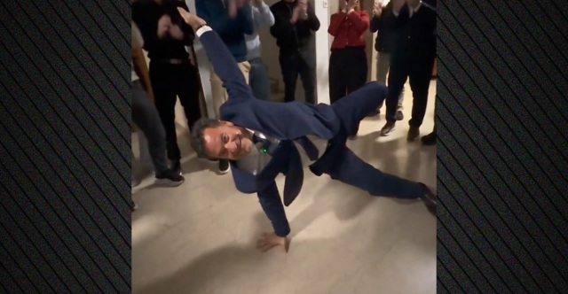 Ο Άδωνις αναδημοσίευσε AI βίντεο που χορεύει... break dance μετά το «και α και ου και ΔΑΠ-ΝΔΦΚ»