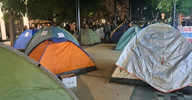 Οι φοιτητές έστησαν σκηνές και στη Θεσσαλονίκη, δείτε βίντεο και φωτογραφίες | Επικαιρότητα στο LivePress.gr