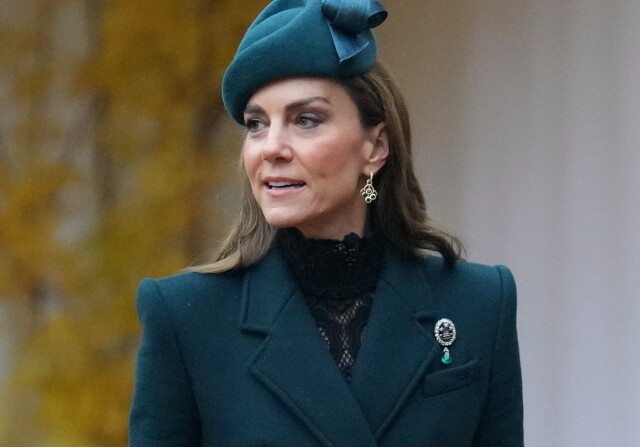 Η πριγκίπισσα Κέιτ συνδύασε McQueen και Chanel με μια καρφίτσα 163 ετών | Επικαιρότητα στο LivePress.gr