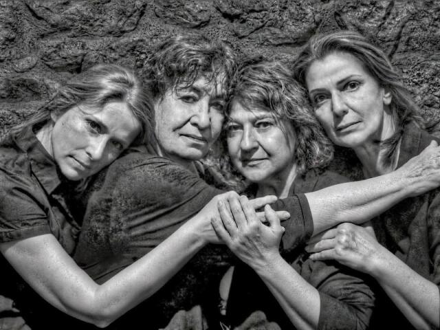 «Μακρόνησος»: Η ιστορία των εξόριστων γυναικών του Εμφυλίου στο θέατρο Εν Αθήναις | Επικαιρότητα στο PlusTV.gr