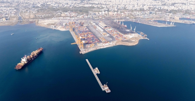 Συνεχίζονται τα έργα για την επέκταση της 6ης προβλήτας στο λιμάνι της Θεσσαλονίκης εκεί όπου βρέθηκαν τα πυρομαχικά