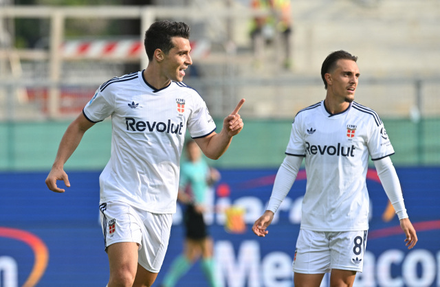 Κόμο - Σασουόλο 2-0: Με δύο γκολ του Δουβίκα οι γηπεδούχοι μείωσαν στο -2 από την κορυφή της Serie A, δείτε τα γκολ