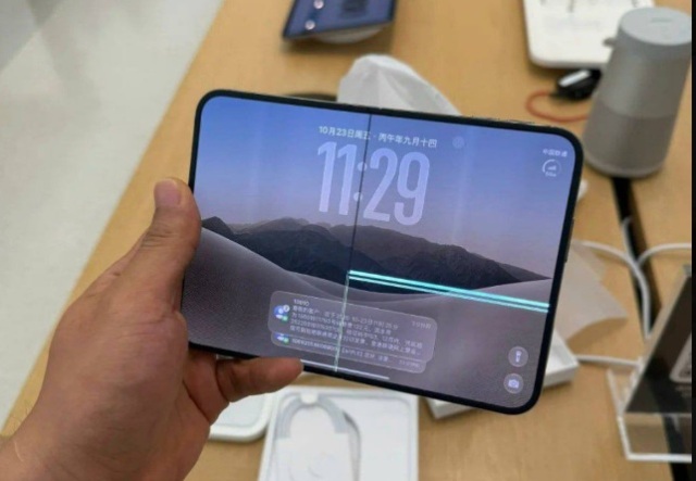 Η Apple αντικαθιστά δωρεάν τα πρώτα iPhone Duo που παρουσίασαν ρωγμές και γραμμές στις οθόνες τους
