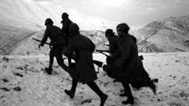 Οι ιστορίες των τραγουδιών του ’40 που έγιναν «όπλο» κατά του Μουσολίνι και «φωνή» του λαού