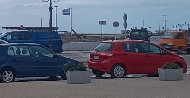 Αυτοκίνητο που οδηγούσε 17χρονος παρέσυρε 5χρονο παιδί μπροστά από παιδική χαρά στην Τήνο | Επικαιρότητα στο LivePress.gr