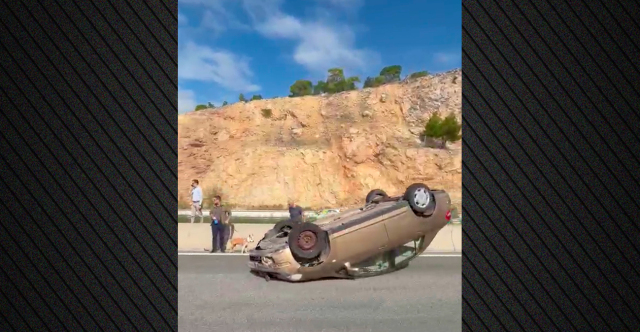 Τροχαίο στην Αθηνών - Κορίνθου: Τούμπαρε αυτοκίνητο, δείτε βίντεο | Επικαιρότητα στο LivePress.gr