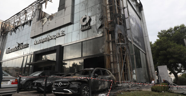 Από εμπρηστική επίθεση η πυρκαγιά σε αντιπροσωπεία αυτοκινήτων στη Γλυφάδα, εκτεταμένες ζημιές, δείτε εικόνες