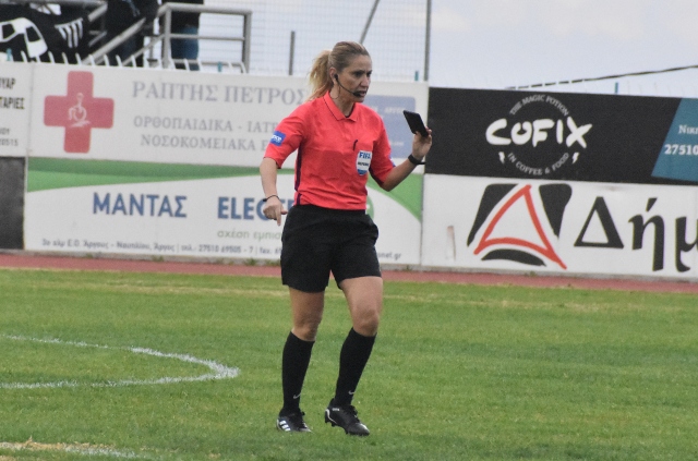 Ά&rho;&omega;&mu;&alpha; &gamma;&upsilon;&nu;&alpha;ί&kappa;&alpha;&sigmaf; &sigma;&tau;&omicron;&nu; &tau;&epsilon;&lambda;&iota;&kappa;ό &tau;&omicron;&upsilon; Super Cup &tau;&eta;&sigmaf; Super League &alpha;&nu;ά&mu;&epsilon;&sigma;&alpha; &sigma;&epsilon; &Eta;&rho;&alpha;&kappa;&lambda;ή &kappa;&alpha;&iota; &Kappa;&alpha;&lambda;&alpha;&mu;ά&tau;&alpha;