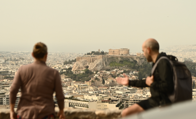 Καιρός - Λαγουβάρδος: «Κοκτέιλ» αφρικανικής σκόνης και υψηλών θερμοκρασιών, πώς θα κινηθούν τα φαινόμενα τις επόμενες ώρες