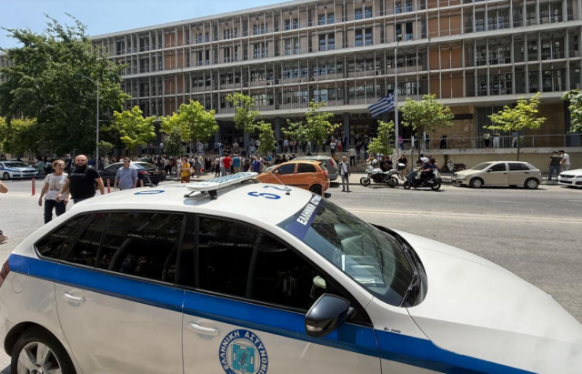 ΦΑΡΣΑ ΤΟ ΤΗΛΕΦΩΝΗΜΑ ΓΙΑ ΒΟΜΒΑ ΣΤΟ ΔΙΚΑΣΤΙΚΟ ΜΕΓΑΡΟ ΘΕΣΣΑΛΟΝΙΚΗΣ