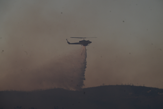 Διάσπαρτες εστίες στο Κρυονέρι - Σηκώθηκαν τα πρώτα εναέρια: Εύβοια, Μεσσηνία, Κύθηρα, Κρήτη τα πιο δύσκολα μέτωπα