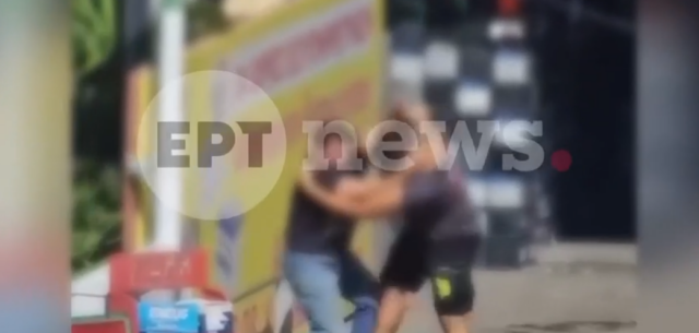 Οδηγοί ήρθαν στα χέρια στη Χαλκηδόνα για την προτεραιότητα σε φανάρι - Δείτε βίντεο