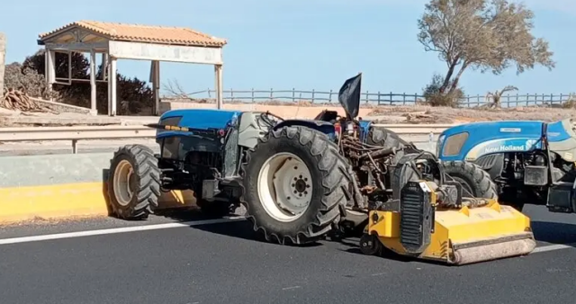 Κλείσιμο σε λιμάνια και αεροδρόμια από τις 8 Δεκεμβρίου αποφάσισαν οι αγρότες της Κρήτης