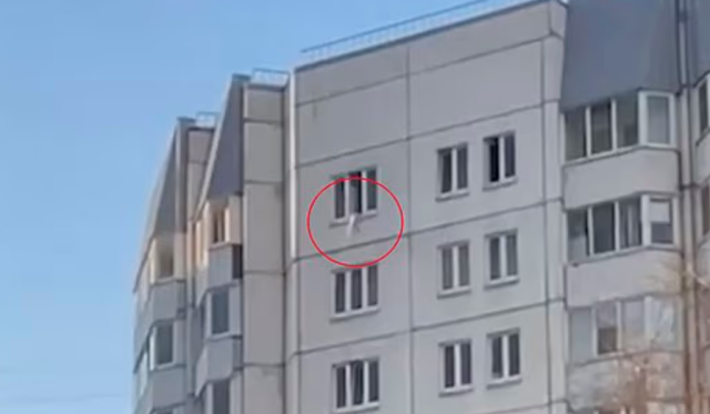 &Tau;&rho;&omicron;&mu;&alpha;&kappa;&tau;&iota;&kappa;ό &beta;ί&nu;&tau;&epsilon;&omicron; &alpha;&pi;ό &tau;&eta; &Rho;&omega;&sigma;ί&alpha;: &Beta;&rho;έ&phi;&omicron;&sigmaf; &beta;&rho;έ&theta;&eta;&kappa;&epsilon; &sigma;&tau;&omicron; &kappa;&epsilon;&nu;ό &alpha;&pi;ό ύ&psi;&omicron;&sigmaf; 33 &mu;έ&tau;&rho;&omega;&nu;, &tau;&omicron; έ&pi;&iota;&alpha;&sigma;&alpha;&nu; &nu;&omicron;&sigma;&omicron;&kappa;ό&mu;&epsilon;&sigmaf; &mu;&epsilon; έ&nu;&alpha; &pi;&alpha;&lambda;&tau;ό