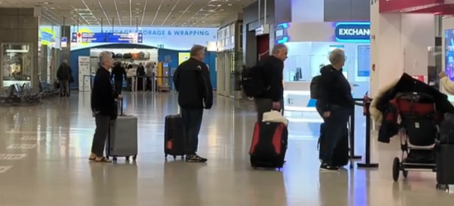 &Kappa;ύ&pi;&rho;&omicron;&sigmaf;: &Omicron;&iota; &mu;&iota;&sigma;&omicron;ί &epsilon;&pi;&iota;&beta;ά&tau;&epsilon;&sigmaf; &tau;&eta;&sigmaf; &pi;&tau;ή&sigma;&eta;&sigmaf; &pi;&omicron;&upsilon; &epsilon;&pi;έ&sigma;&tau;&rho;&epsilon;&psi;&epsilon; &sigma;&tau;&eta;&nu; &Alpha;&theta;ή&nu;&alpha; &alpha;&pi;ό &tau;&eta;&nu; &Lambda;ά&rho;&nu;&alpha;&kappa;&alpha;, &epsilon;&pi;έ&lambda;&epsilon;&xi;&alpha;&nu; &nu;&alpha; &mu;&eta;&nu; &phi;ύ&gamma;&omicron;&upsilon;&nu; &xi;&alpha;&nu;ά