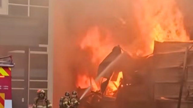 ΝΟΤΙΑ ΚΟΡΕΑ: ΚΟΛΑΣΗ ΦΩΤΙΑΣ ΣΕ ΕΡΓΟΣΤΑΣΙΟ ΑΥΤΟΚΙΝΗΤΩΝ - 53 ΟΙ ΤΡΑΥΜΑΤΙΕΣ, 14 ΟΙ ΑΓΝΟΟΥΜΕΝΟΙ, ΔΕΙΤΕ ΒΙΝΤΕΟ