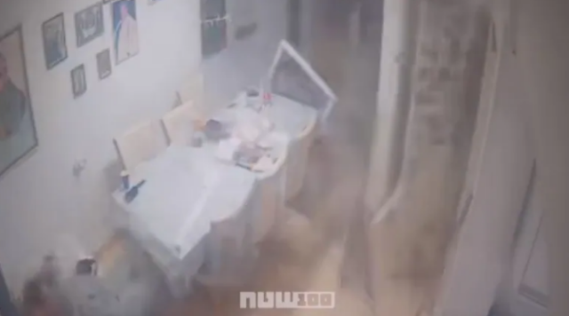 ΒΙΝΤΕΟ ΑΠΟ ΤΗ ΣΤΙΓΜΗ ΠΟΥ ΙΡΑΝΙΚΟΣ ΠΥΡΑΥΛΟΣ ΤΑΡΑΚΟΥΝΑ ΣΠΙΤΙΑ ΣΤΗ ΝΤΙΜΟΝΑ ΤΟΥ ΙΣΡΑΗΛ