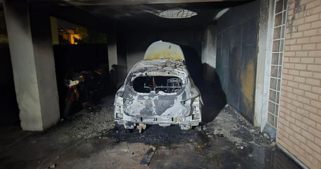 &Phi;&omega;&tau;&iota;ά &sigma;&epsilon; &pi;&iota;&lambda;&omicron;&tau;ή &pi;&omicron;&lambda;&upsilon;&kappa;&alpha;&tau;&omicron;&iota;&kappa;ί&alpha;&sigmaf; &sigma;&tau;&eta;&nu; &Kappa;&alpha;&lambda;&alpha;&mu;&alpha;&rho;&iota;ά, &kappa;&alpha;&tau;&alpha;&sigma;&tau;&rho;ά&phi;&eta;&kappa;&alpha;&nu; έ&nu;&alpha; &alpha;&upsilon;&tau;&omicron;&kappa;ί&nu;&eta;&tau;&omicron; &kappa;&alpha;&iota; &tau;&rho;&epsilon;&iota;&sigmaf; &mu;&eta;&chi;&alpha;&nu;έ&sigmaf;