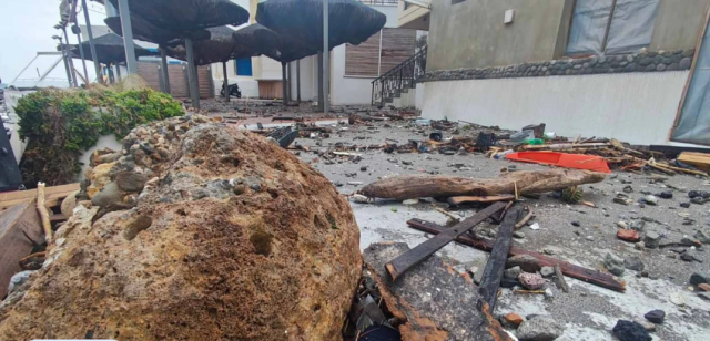 ΚΑΤΑΣΤΡΟΦΕΣ ΣΤΗΝ ΠΑΛΑΙΟΧΩΡΑ ΧΑΝΙΩΝ ΑΠΟ ΤΗΝ ΚΑΚΟΚΑΙΡΙΑ, Η ΘΑΛΑΣΣΑ ΜΠΗΚΕ ΣΕ ΚΑΤΑΣΤΗΜΑΤΑ