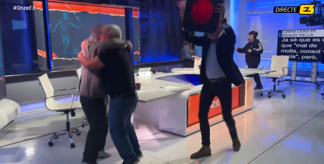 &Tau;&omicron; &beta;ί&nu;&tau;&epsilon;&omicron; &alpha;&pi;ό &tau;&eta;&nu; &tau;&eta;&lambda;&epsilon;ό&rho;&alpha;&sigma;&eta; &tau;&eta;&sigmaf; &Kappa;&alpha;&tau;&alpha;&lambda;&omicron;&nu;ί&alpha;&sigmaf; &pi;&omicron;&upsilon; έ&gamma;&iota;&nu;&epsilon; viral: &Delta;&eta;&mu;&omicron;&sigma;&iota;&omicron;&gamma;&rho;ά&phi;&omicron;&iota; &pi;&alpha;&nu;&eta;&gamma;ύ&rho;&iota;&sigma;&alpha;&nu; έ&xi;&alpha;&lambda;&lambda;&alpha; &tau;&omicron;&nu; &alpha;&pi;&omicron;&kappa;&lambda;&epsilon;&iota;&sigma;&mu;ό &tau;&eta;&sigmaf; &Rho;&epsilon;ά&lambda; &alpha;&pi;ό &tau;&eta;&nu; &Mu;&pi;ά&gamma;&epsilon;&rho;&nu;