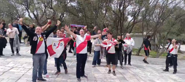 &Omicron;&pi;&alpha;&delta;&omicron;ί &tau;&eta;&sigmaf; &Rho;ά&gamma;&iota;&omicron; &Beta;&alpha;&gamma;&iota;&epsilon;&kappa;ά&nu;&omicron; έ&sigma;&tau;&eta;&sigma;&alpha;&nu;... &pi;ά&rho;&tau;&iota; &kappa;ά&tau;&omega; &alpha;&pi;ό &tau;&eta;&nu; &Alpha;&kappa;&rho;ό&pi;&omicron;&lambda;&eta; &pi;&rho;&iota;&nu; &tau;&omicron; &mu;&alpha;&tau;&sigmaf; &mu;&epsilon; &tau;&eta;&nu; &Alpha;&Epsilon;&Kappa;, &delta;&epsilon;ί&tau;&epsilon; &beta;ί&nu;&tau;&epsilon;&omicron;