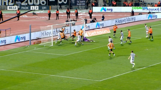 Η τεράστια ευκαιρία του ΠΑΟΚ με τον Κωστούλα να διώχνει εκατοστά πριν η μπάλα περάσει τη γραμμή, βίντεο 