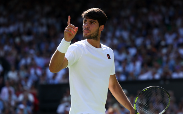 &Kappa;ά&rho;&lambda;&omicron;&sigmaf; &Alpha;&lambda;&kappa;&alpha;&rho;ά&theta;: &Mu;&epsilon;&tau;ά &tau;&omicron; Roland Garros &delta;&epsilon;&nu; &theta;&alpha; &pi;&alpha;ί&xi;&epsilon;&iota; &omicron;ύ&tau;&epsilon; &sigma;&tau;&omicron; Wimbledon