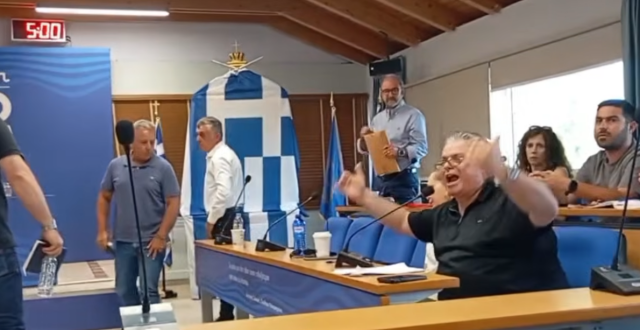 ΚΑΒΓΑΣ ΣΤΟ ΔΗΜΟΤΙΚΟ ΣΥΜΒΟΥΛΙΟ ΜΕΣΟΛΟΓΓΙΟΥ: «ΚΑΡΑΓΚΙΟΖΗ» ΑΠΟΚΑΛΕΣΕ Ο ΔΗΜΑΡΧΟΣ ΤΟΝ ΠΡΩΗΝ ΔΗΜΑΡΧΟ, ΔΕΙΤΕ ΒΙΝΤΕΟ