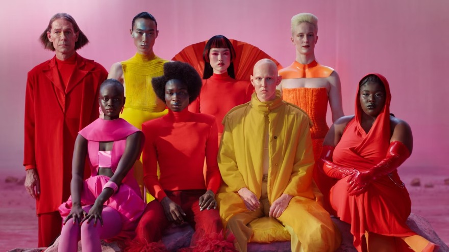 Jaguar: Ο «γκουρού του μάρκετινγκ» πίσω από την αμφιλεγόμενη διαφήμιση - Είναι γκέι, θέλει να τα αλλάξει όλα