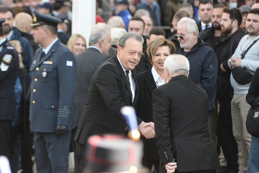 Κώστας Σημίτης: Τα μηνύματα, οι απουσίες και οι αποχαιρετισμοί στο τελευταίο αντίο