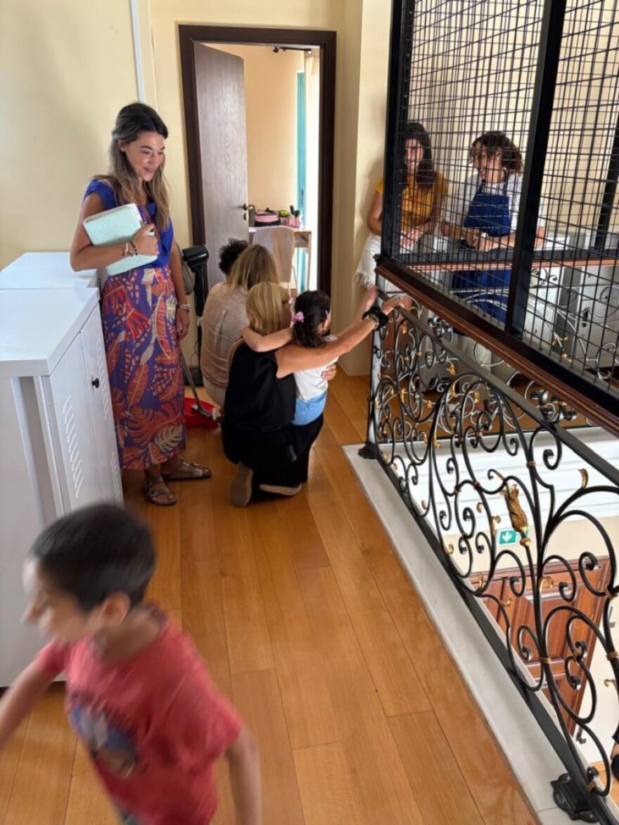 Voloudakis' visit to House2 of the Merimni Association of Juvenile and Youth