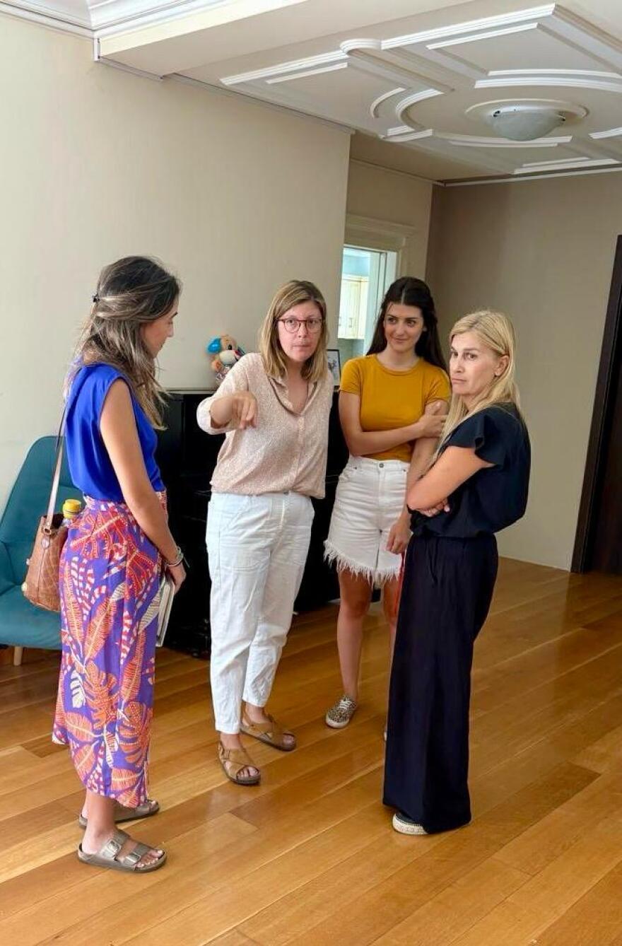 Voloudakis' visit to House2 of the Merimni Association of Juvenile and Youth