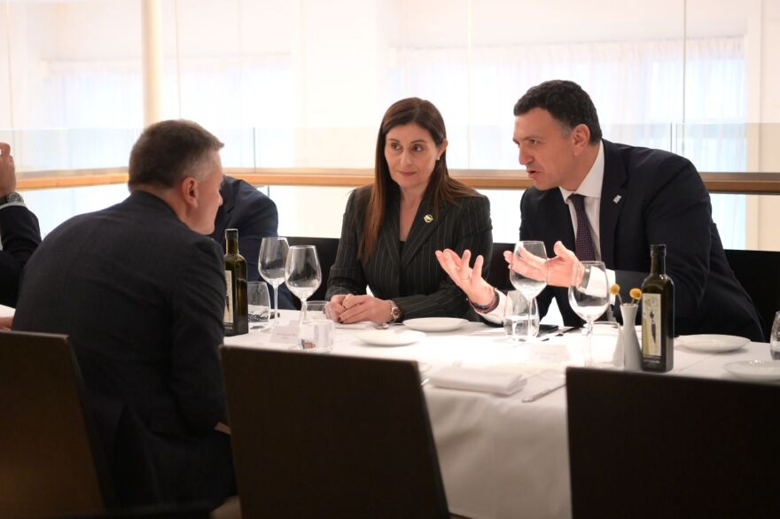 Ναυτιλία: Διμερείς επαφές Κικίλια στο Λονδίνο για ενίσχυση συνεργασιών στo πλαίσιο του ΙΜΟ