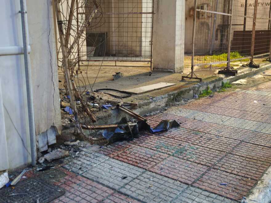 Θανατηφόρο τροχαίο στη Λούτσα: ΙΧ βγήκε από την πορεία του και παρέσυρε πεζούς - 1 νεκρός, δύο τραυματίες