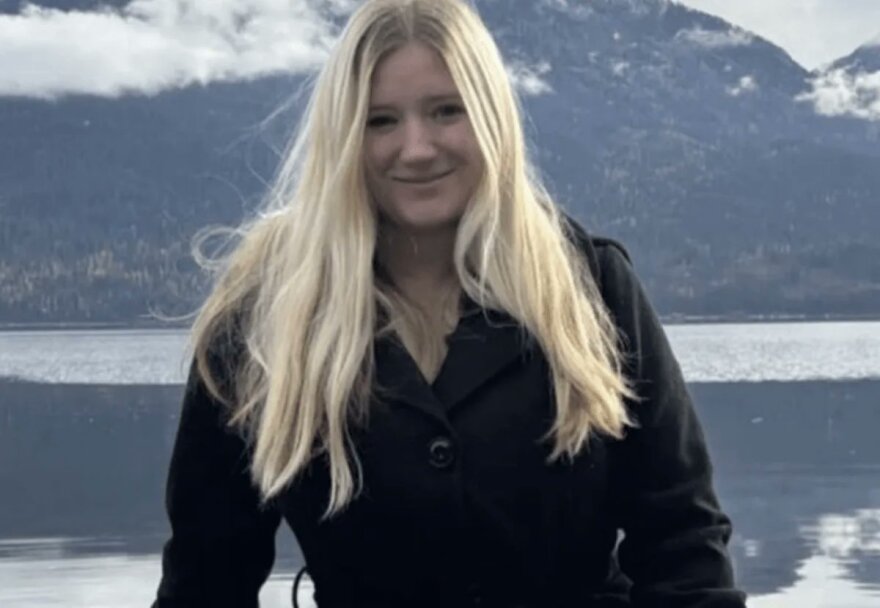 ΗΠΑ: Παντρεμένη καθηγήτρια ομολόγησε ότι έκανε σεξ με 16χρονο σε ντουλάπα σχολικής αίθουσας και μέσα σε θάμνους
