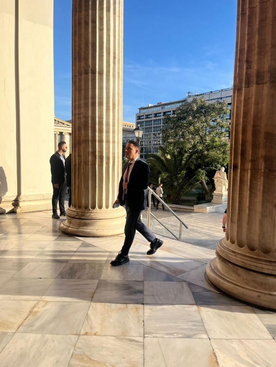 Πολιτική, ακαδημαϊκή και εκκλησιαστική «σύναξη» στο ΕΚΠΑ για την αγόρευση του Βενιζέλου σε επίτιμο διδάκτορα, δείτε εικόνες 