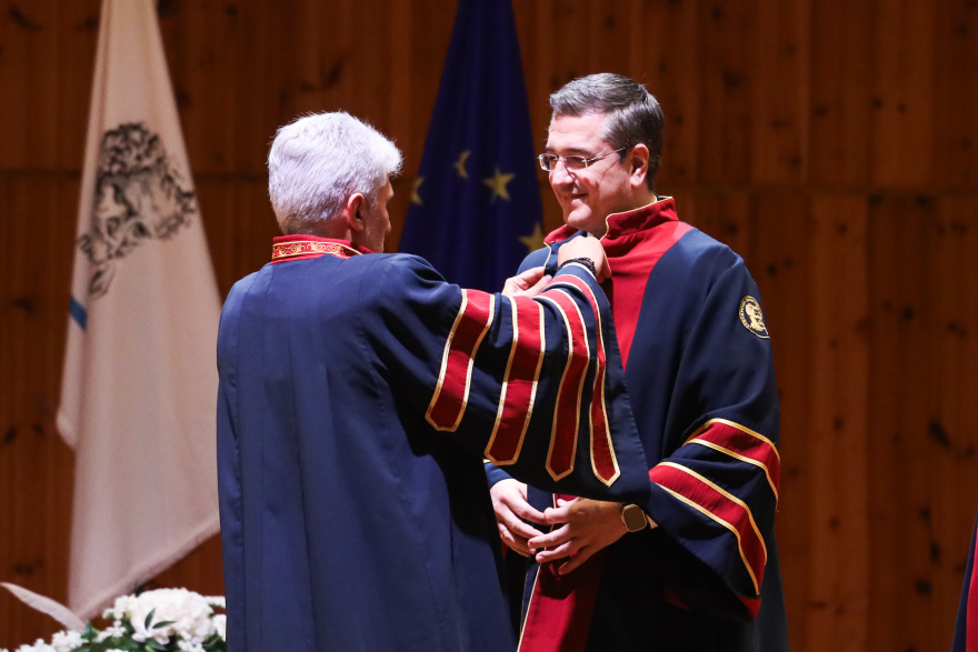 Επίτιμος διδάκτορας του Δημοκριτείου Πανεπιστημίου Θράκης ο Ευρωπαίος Επίτροπος Απόστολος Τζιτζικώστας