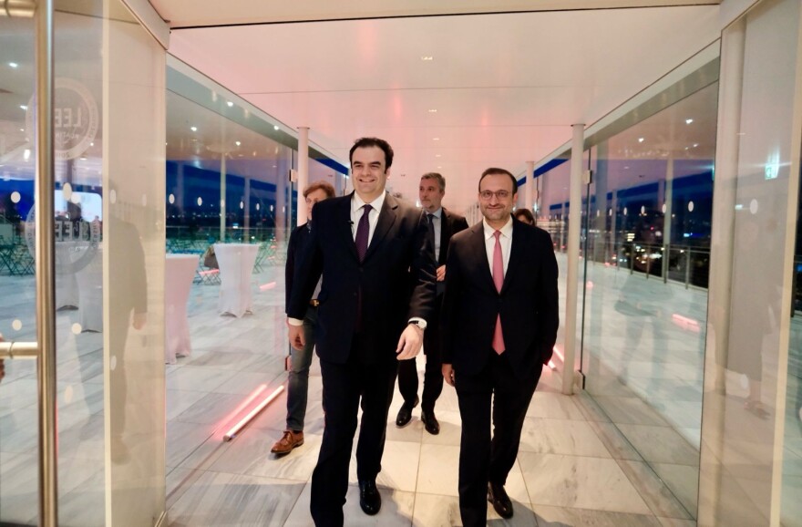 Πιερρακάκης: Η Ελλάδα καταγράφει τη μεγαλύτερη μείωση χρέους παγκοσμίως, στόχος να πέσει κάτω από το 120% του ΑΕΠ έως το 2029