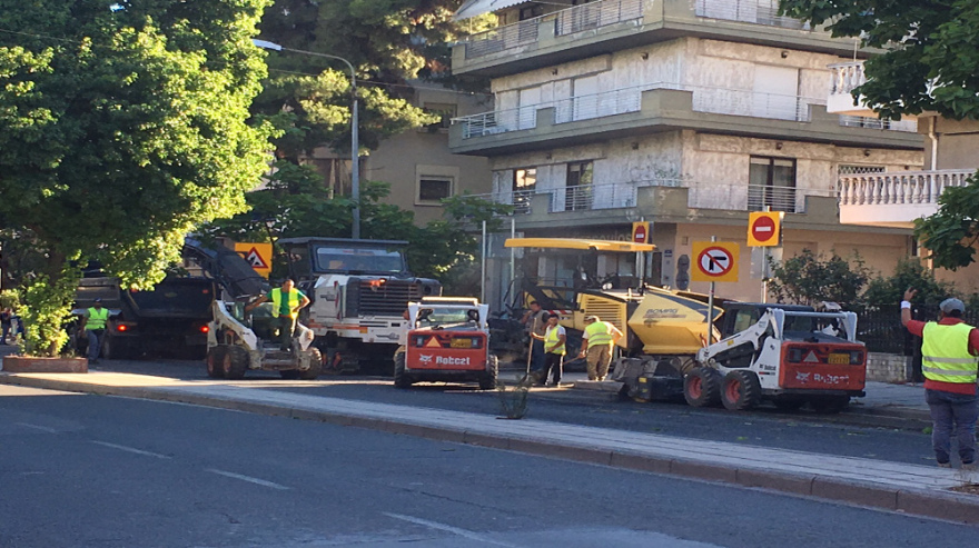 Ποιος φταίει και οι δρόμοι μας είναι γεμάτοι λακκούβες και μπαλώματα