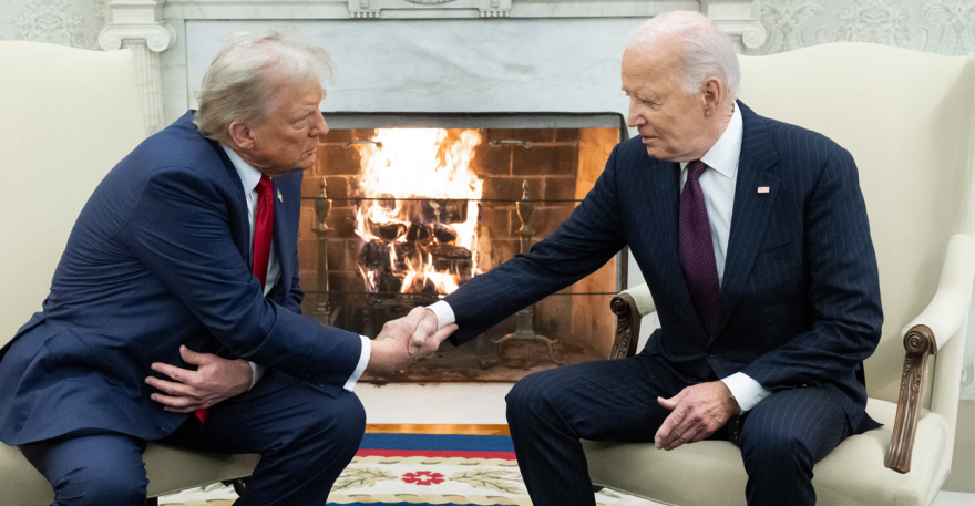 Συνάντηση Μπάιντεν και Τραμπ: Τα έλεγαν δύο ώρες για τη μετάβαση της εξουσίας
