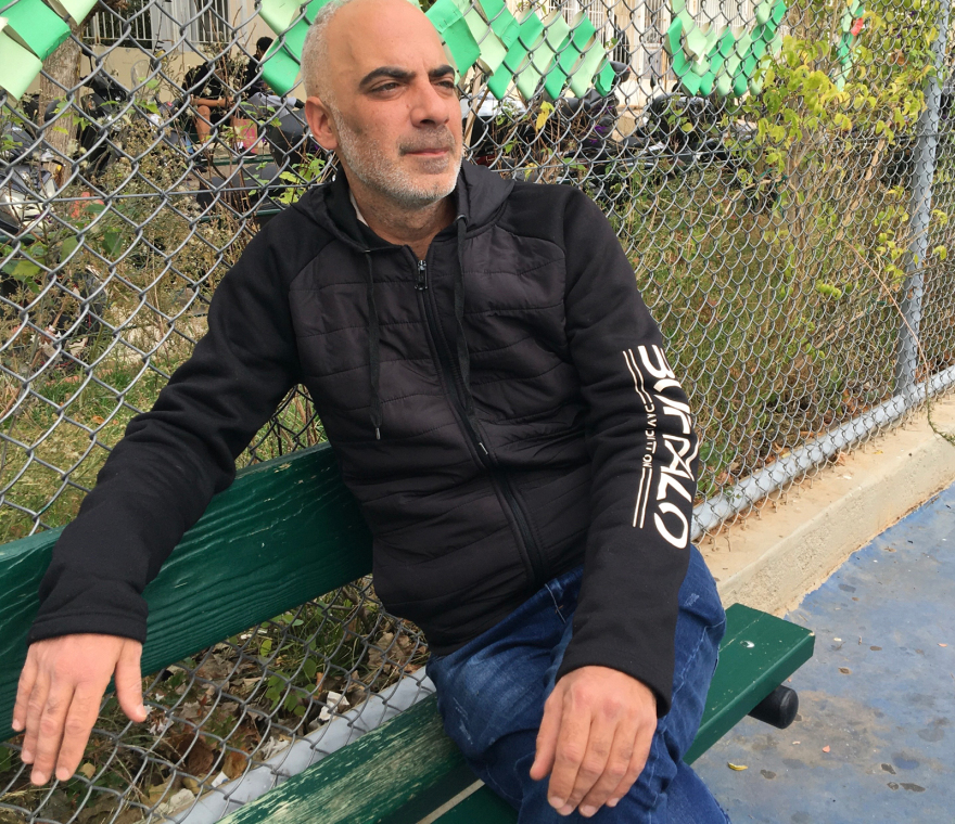 Ο μουσικός Μανώλης Ρακιντζής για την αγκαλιά του Ξαρχάκου: «Βλέπω ξανά και ξανά το βίντεο, μου δίνει χαμόγελο και δύναμη»