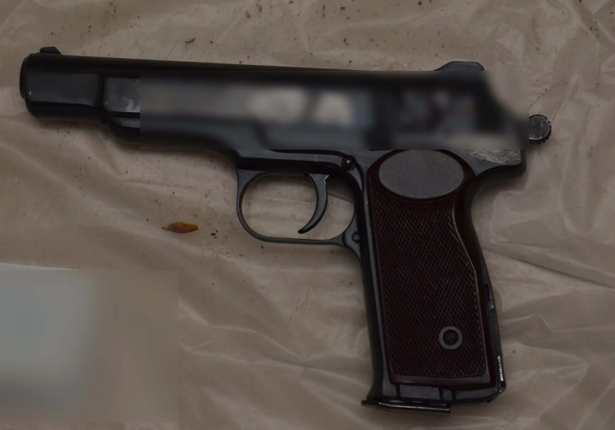  Όπλα, χειροβομβίδες και εκρηκτικά στη γιάφκα στο Παγκράτι - Δείτε φωτογραφίες 